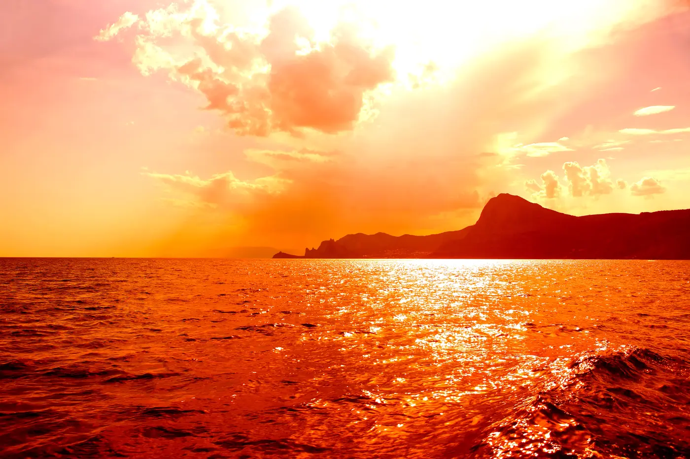 Yacht and travel demand connected to real estate ownership