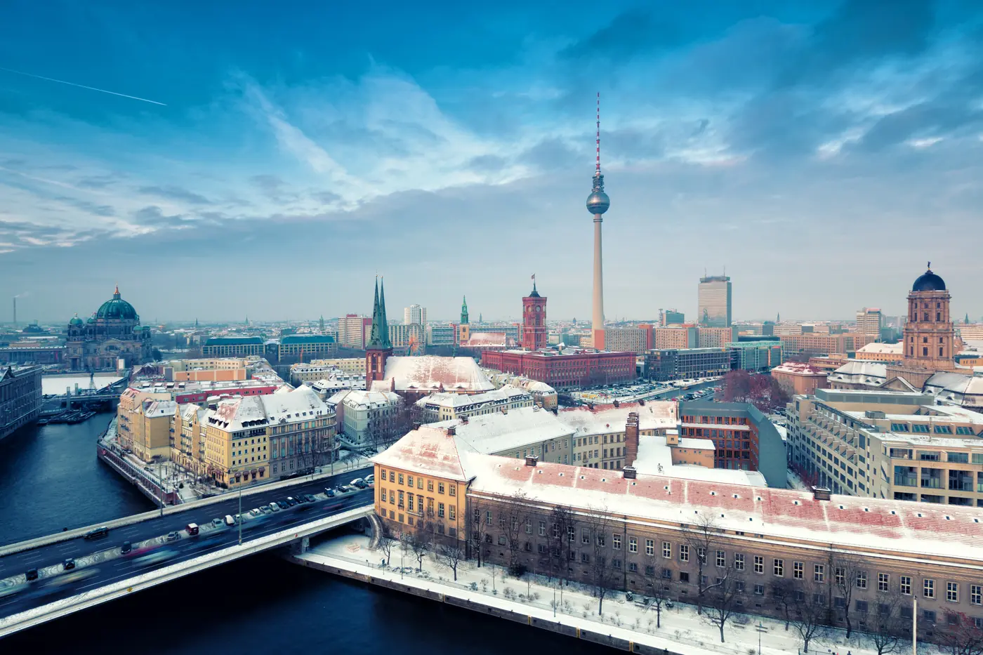 Rooftop pool and city hospitality experience