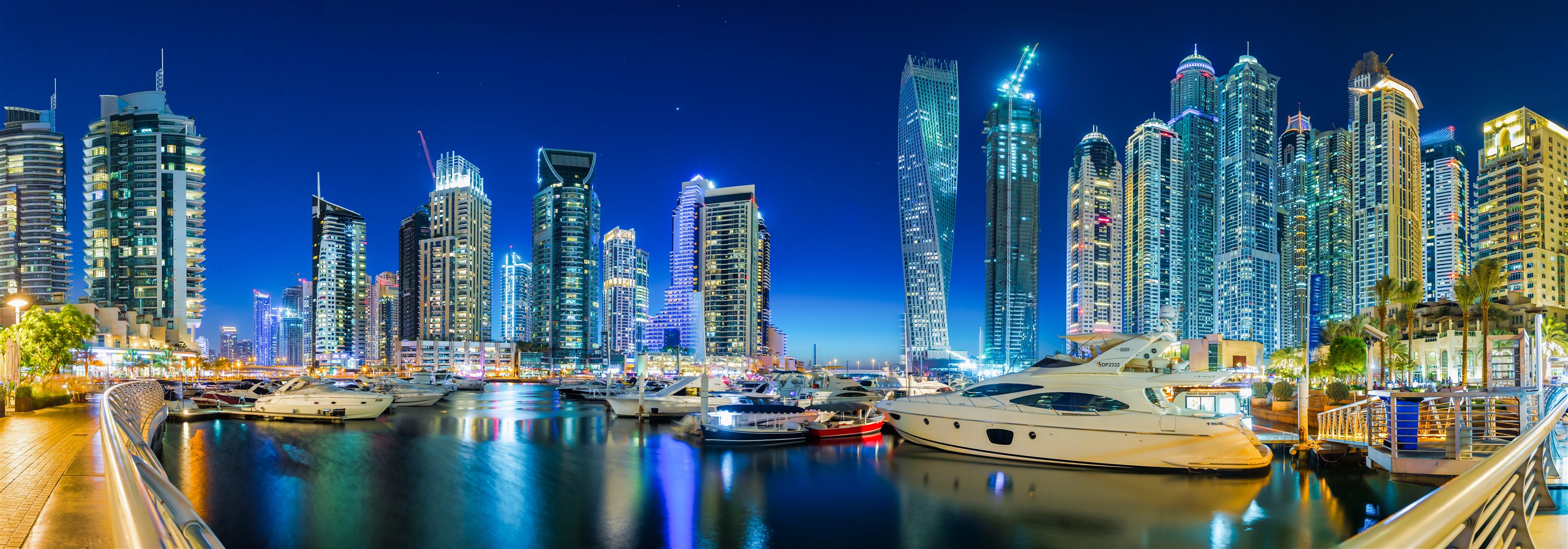 Crays Life frames the Mercedes Island concept as a future-facing lifestyle and real estate signal.